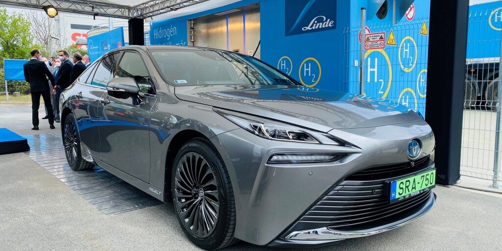 Toyota_Mirai_Linde_toltoallomas_Magyarorszag (4)